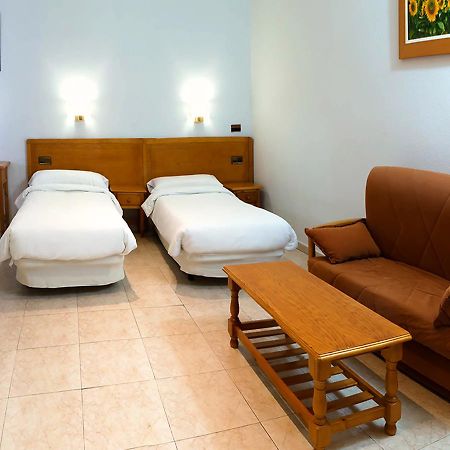 Hostal La Maya Cercedilla Buitenkant foto