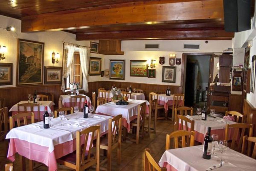 Hostal La Maya Cercedilla Buitenkant foto